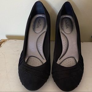 Abella Faux Suede Black pumps Sz. 7